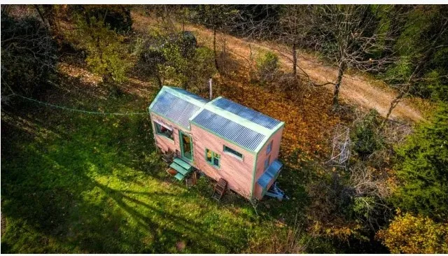 An Extraordinary Woman Constructs Her Own Tiny House