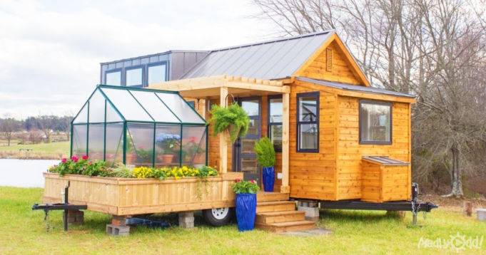 This Tiny House on Wheels Looks Small on The Outside but It’s Awesome on The Inside!