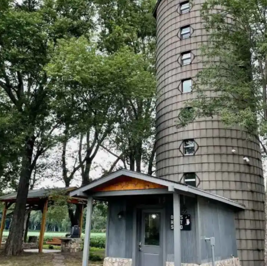 Man converted storage silo into a beautiful 2-bedroom home — see inside