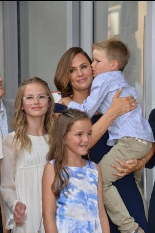 Jennifer Garner’s new boyfriend is ‘like a copy’ of ex Ben Affleck