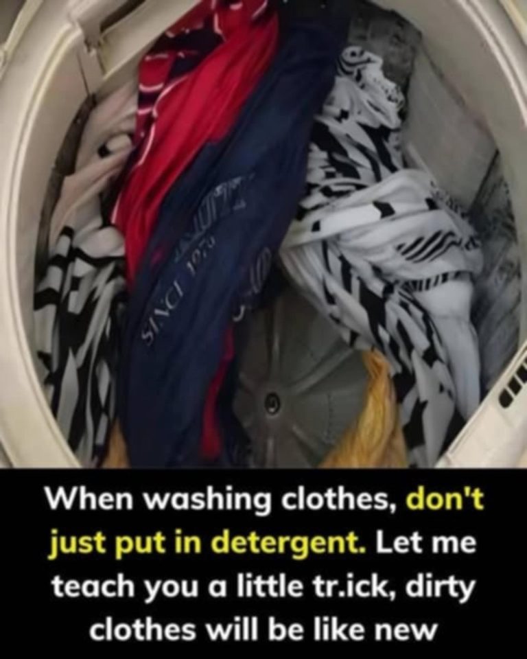 When washing clothes, don’t just put in detergent! Do this little trick, dirty clothes will be like new!