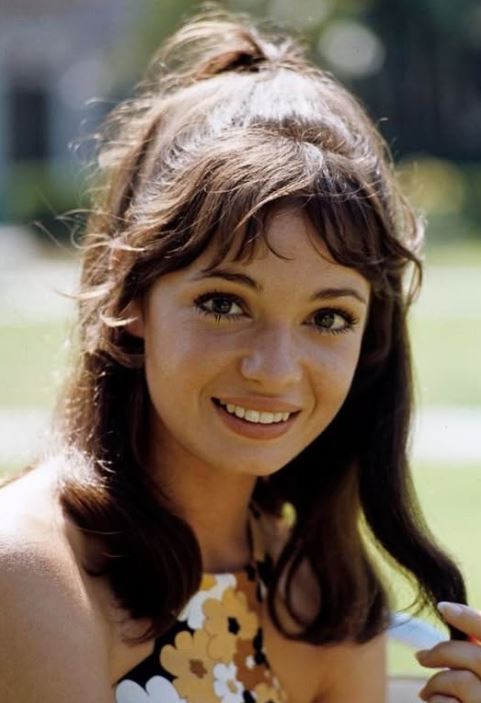 This famous heartbreaker is now 78 – try not to smile when you see her today…. Photo in comments