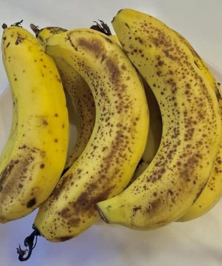 How Bananas Can Help You Sleep Better: Nature’s Nighttime Snack 🌙🍌