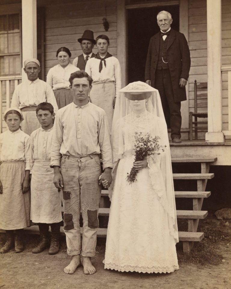 The father married off his daughter, who was blind from birth