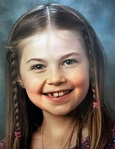 A young girl, kidnapped in 2017, was found safe and sound thanks to a shopkeeper who recognized her in a Netflix documentary.