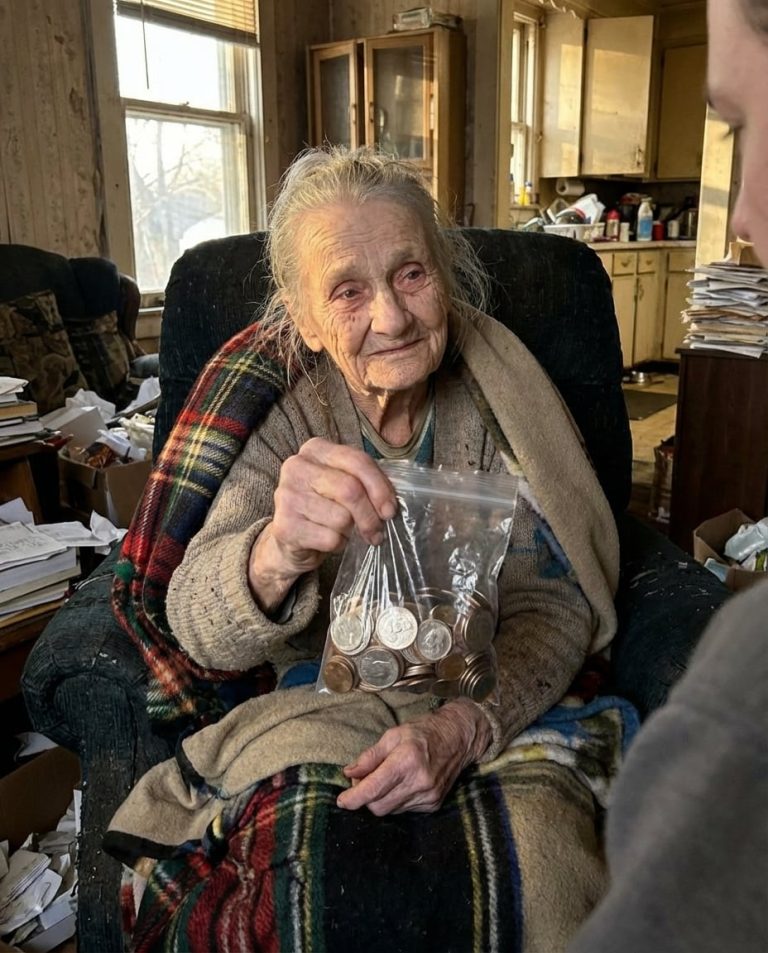 She Tried to Pay for a $15 Pizza With Coins—What I Did Next Changed More Than I Expected