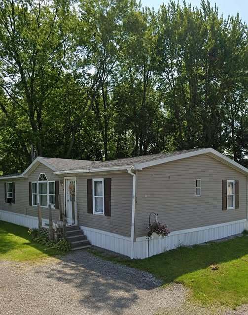 This affordable home in Norwalk offers a comfortable balance of peaceful living and future potential, making it appealing for first-time buyers, small families, or anyone looking for extra space at a reasonable price. Located in a quiet neighborhood, the property provides a calm atmosphere while still being close to everyday conveniences.